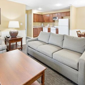 One-Bedroom Villa Lodge Queen Bed